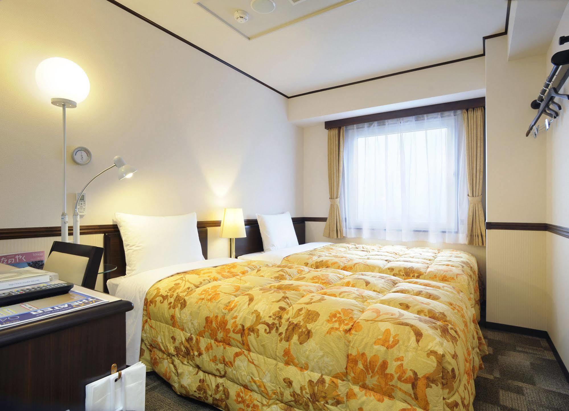 Toyoko Inn Osaka Jr Noda Ekimae Exterior foto