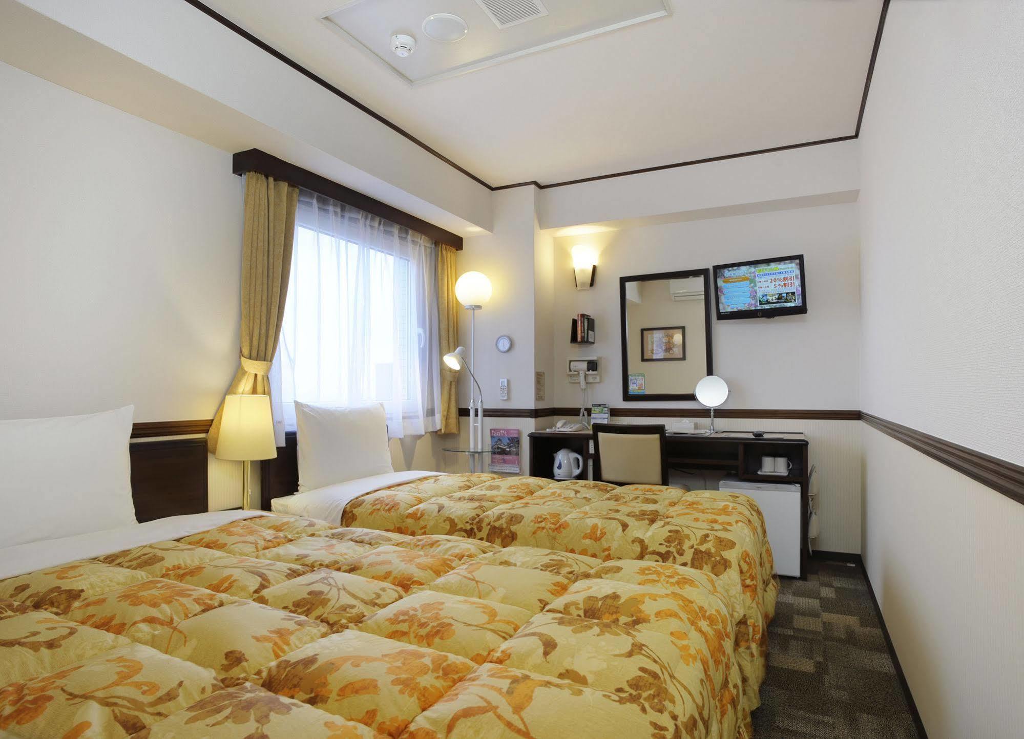 Toyoko Inn Osaka Jr Noda Ekimae Exterior foto